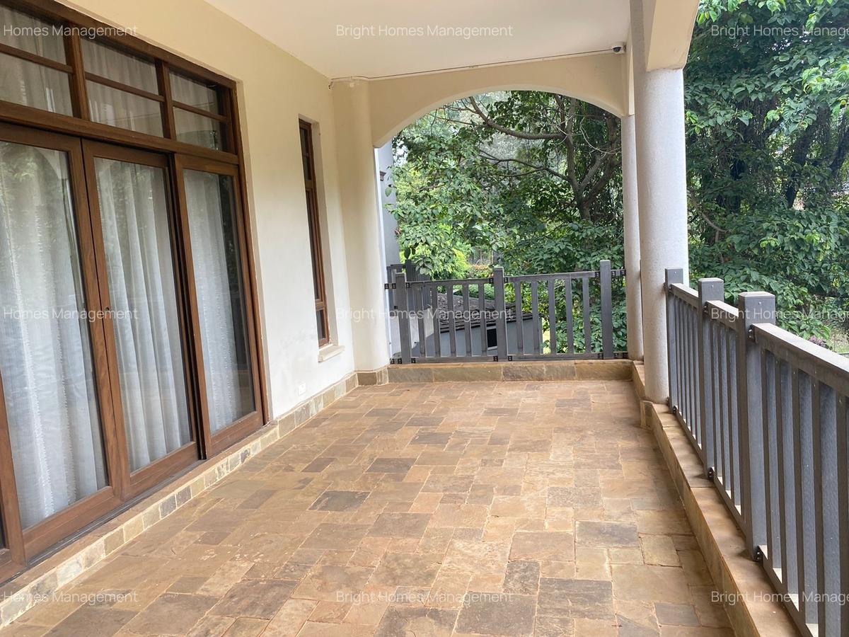 5 Bed Villa with En Suite in Spring Valley - 5