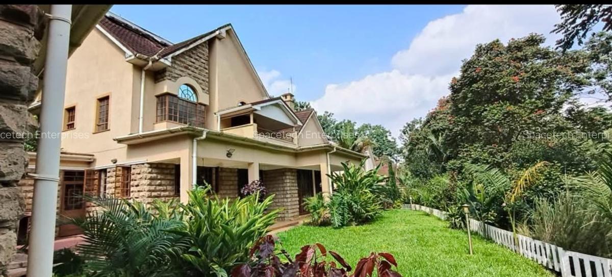 4 Bed Townhouse with En Suite in Rosslyn - 2