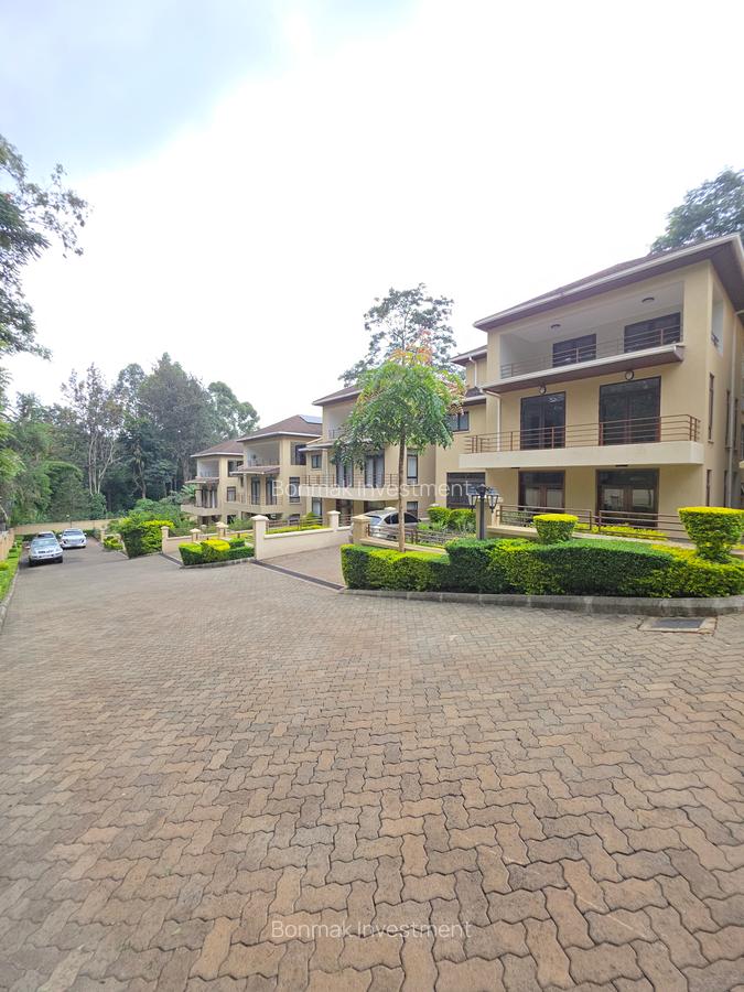 5 Bed Townhouse with En Suite at Lavington Green - 13