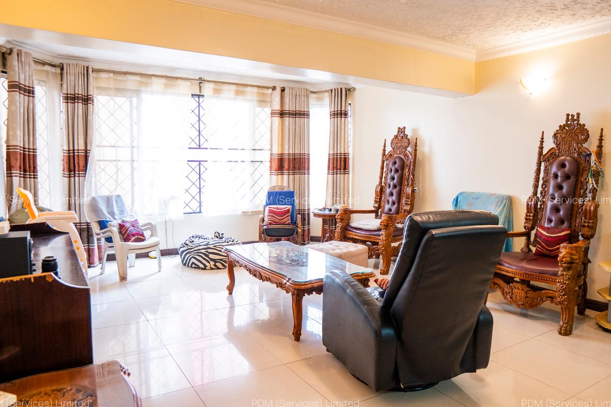 3 Bed Apartment with En Suite at 3Rd Parklands Avenue - 1