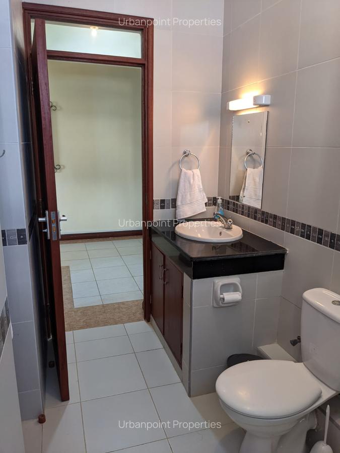Serviced 2 Bed Apartment with En Suite in Nyali Area - 8