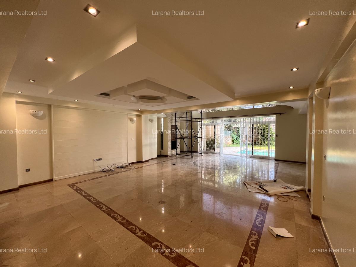 5 Bed Townhouse with En Suite at Convent Dr - 2