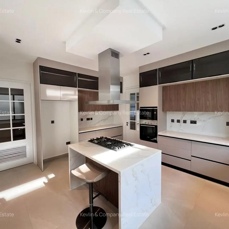 5 Bed Villa with En Suite in Runda - 9