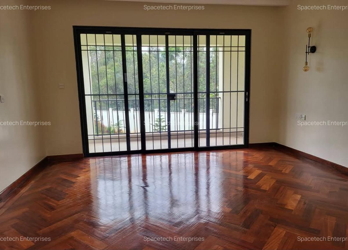 5 Bed House with En Suite in Loresho - 12