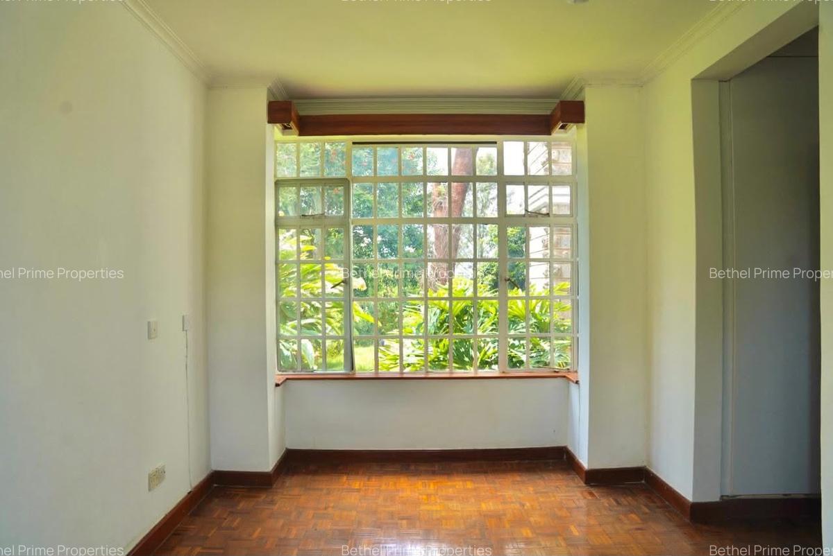 4 Bed Townhouse with En Suite in Rosslyn - 18
