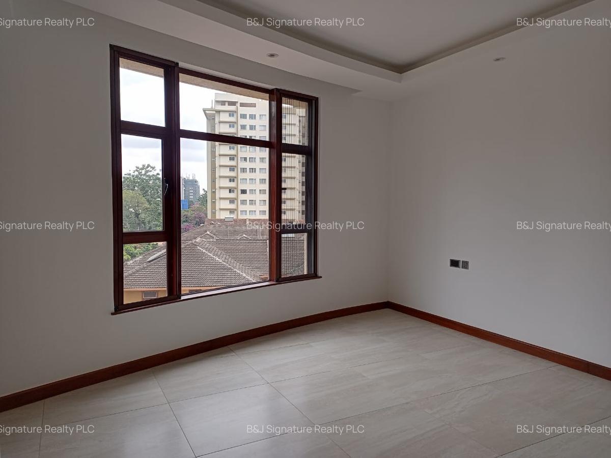 4 Bed Apartment with En Suite in General Mathenge - 9