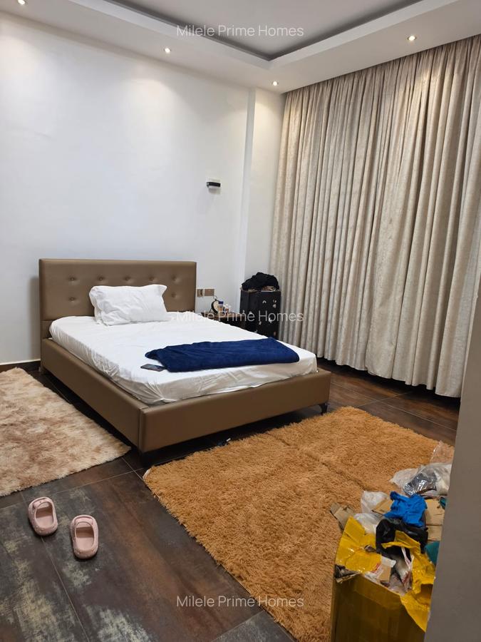 Serviced 6 Bed Apartment with En Suite at Parklands - 13