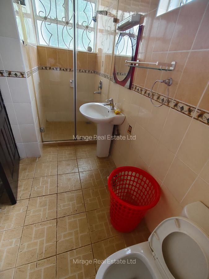 2 Bed House with Garden in Lavington - 14