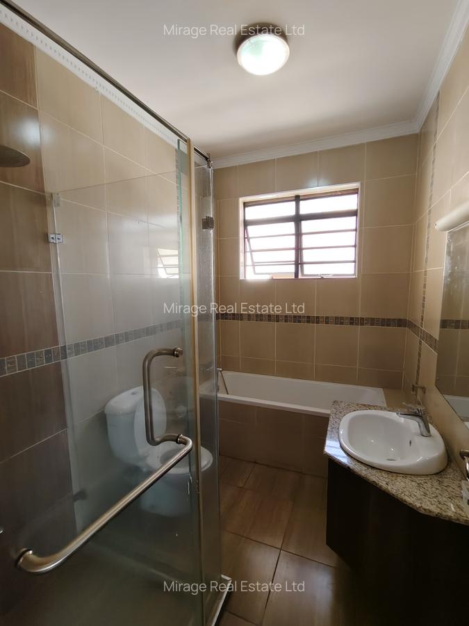 5 Bed Villa with En Suite in Lavington - 14