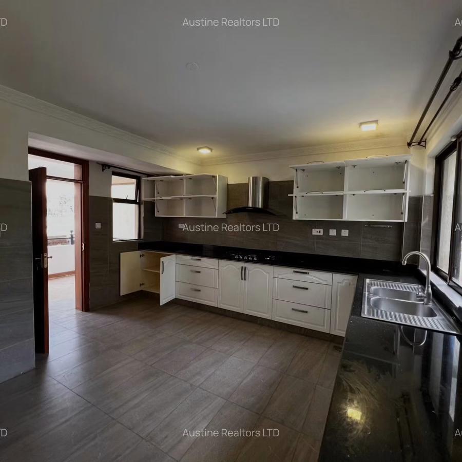 4 Bed Villa with En Suite in Lavington - 3