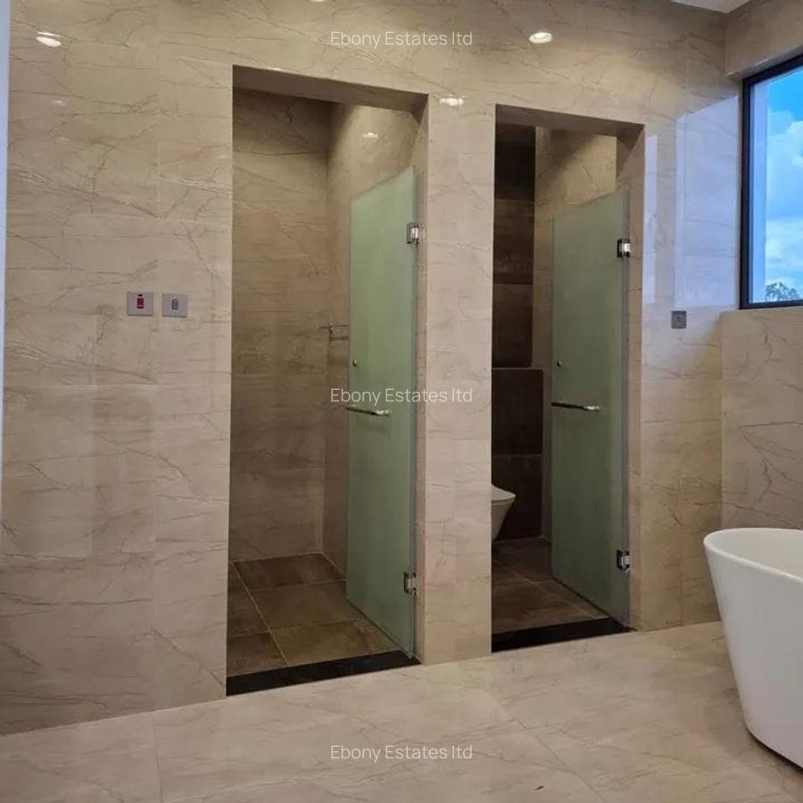 5 Bed Townhouse with En Suite in Lavington - 4