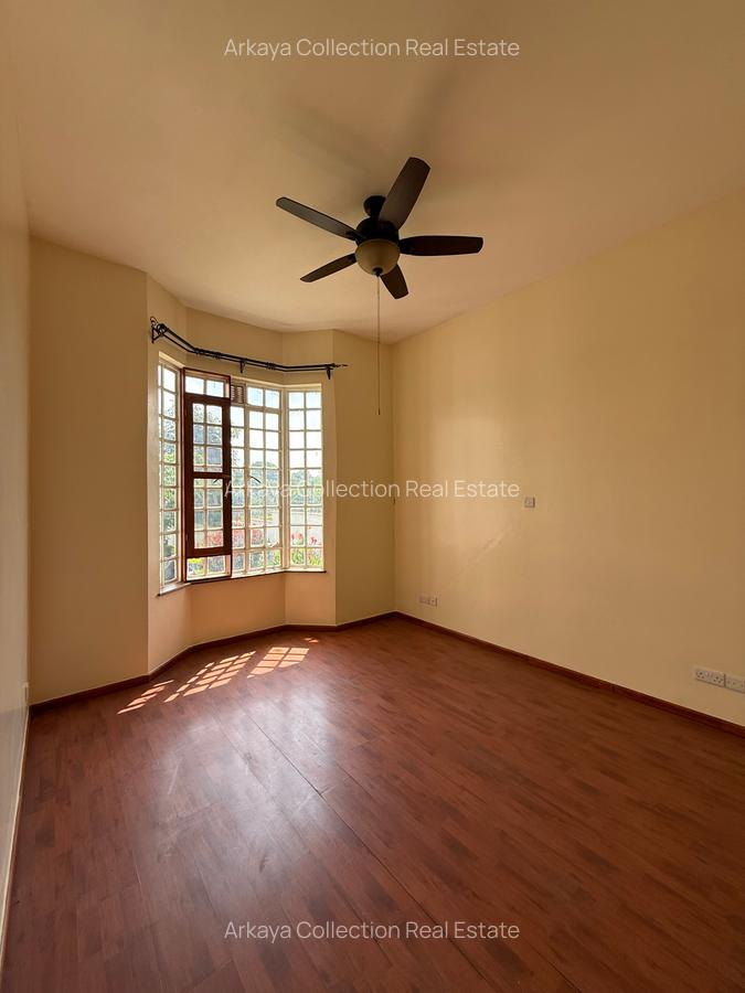 5 Bed House with En Suite in Runda - 6