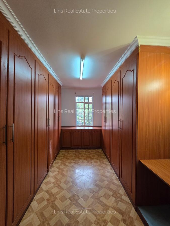 5 Bed House with En Suite in Runda - 7