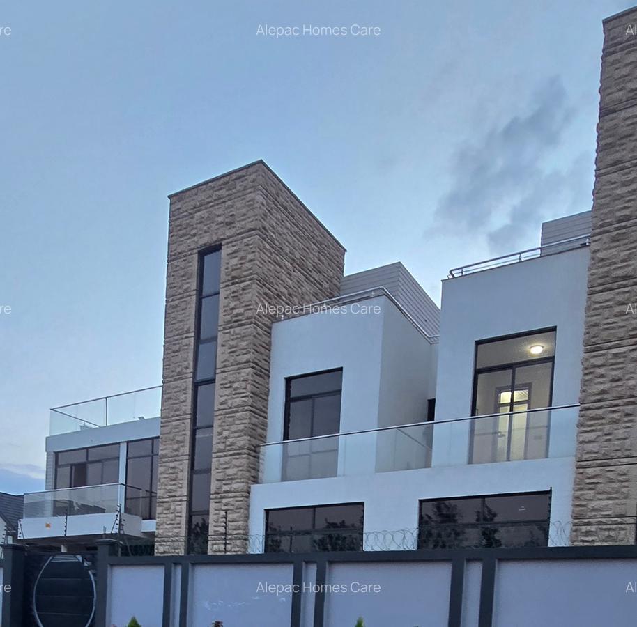 4 Bed Townhouse with En Suite at Kamakis - 1