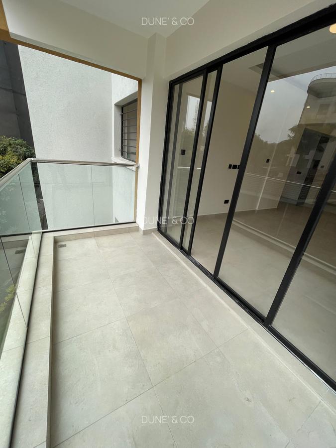 Serviced 2 Bed Apartment with En Suite in Westlands Area - 11