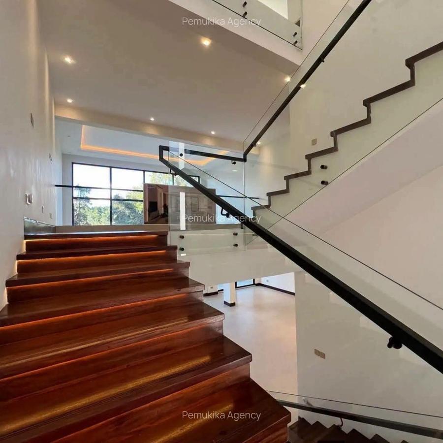 5 Bed Townhouse with En Suite in Kitisuru - 4