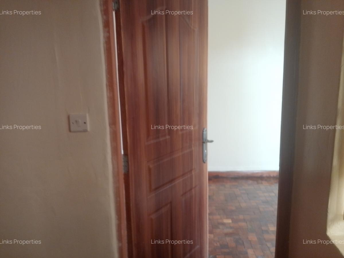 1 Bed House with En Suite at Karen - 12
