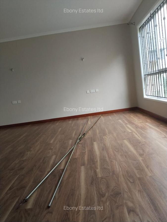 3 Bed Apartment with En Suite in Riverside - 11