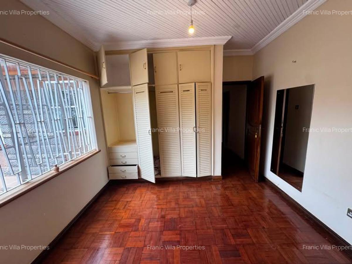 3 Bed House with En Suite at Runda - 16