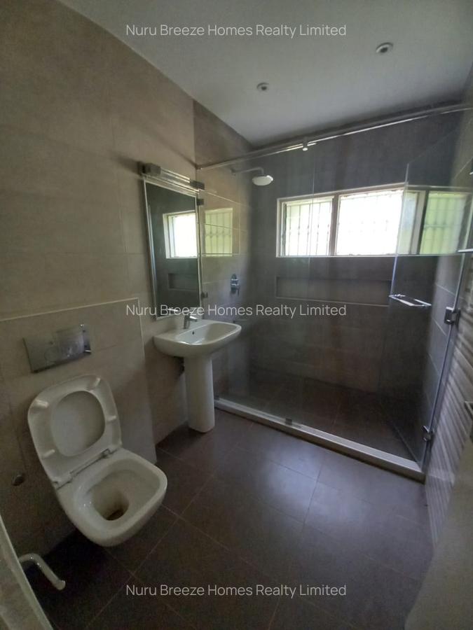 4 Bed House with En Suite in Spring Valley - 14