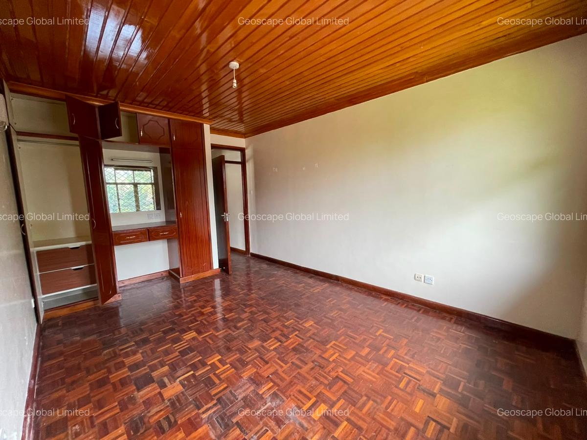 4 Bed Apartment with En Suite in Riverside - 2
