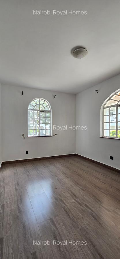 5 Bed Townhouse with En Suite at Off Convent Drive - 15
