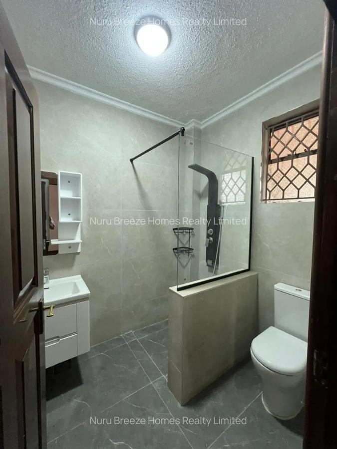 5 Bed House with En Suite in Runda - 18