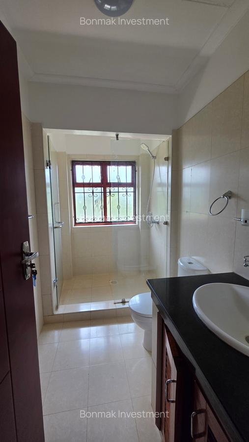 5 Bed Townhouse with En Suite at Runda Park - 19