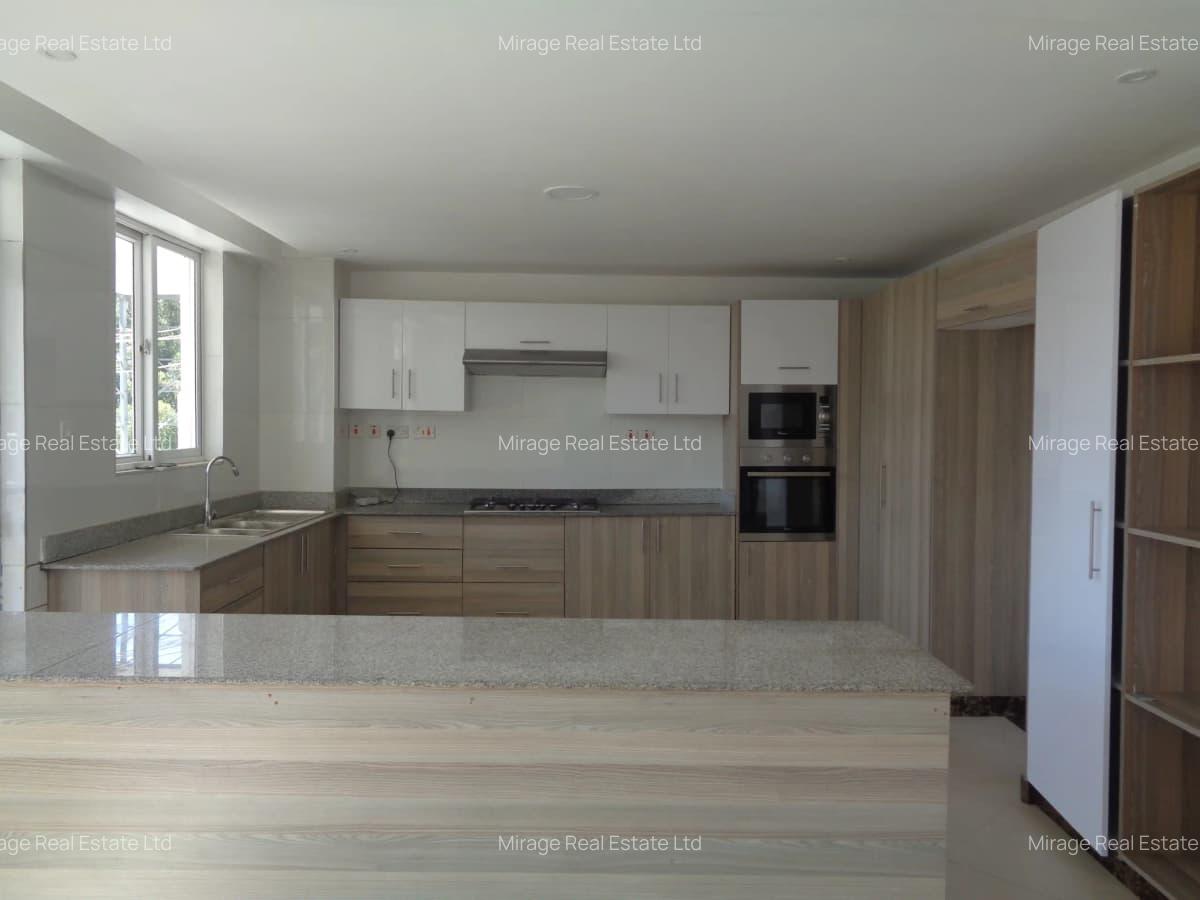 3 Bed Apartment with En Suite in Lavington - 15