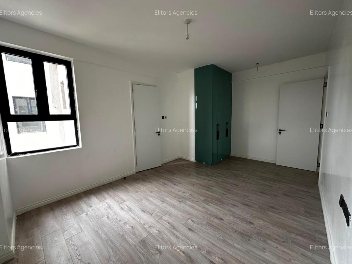 4 Bed Apartment with En Suite at 6Th Parklands Avenue - 12