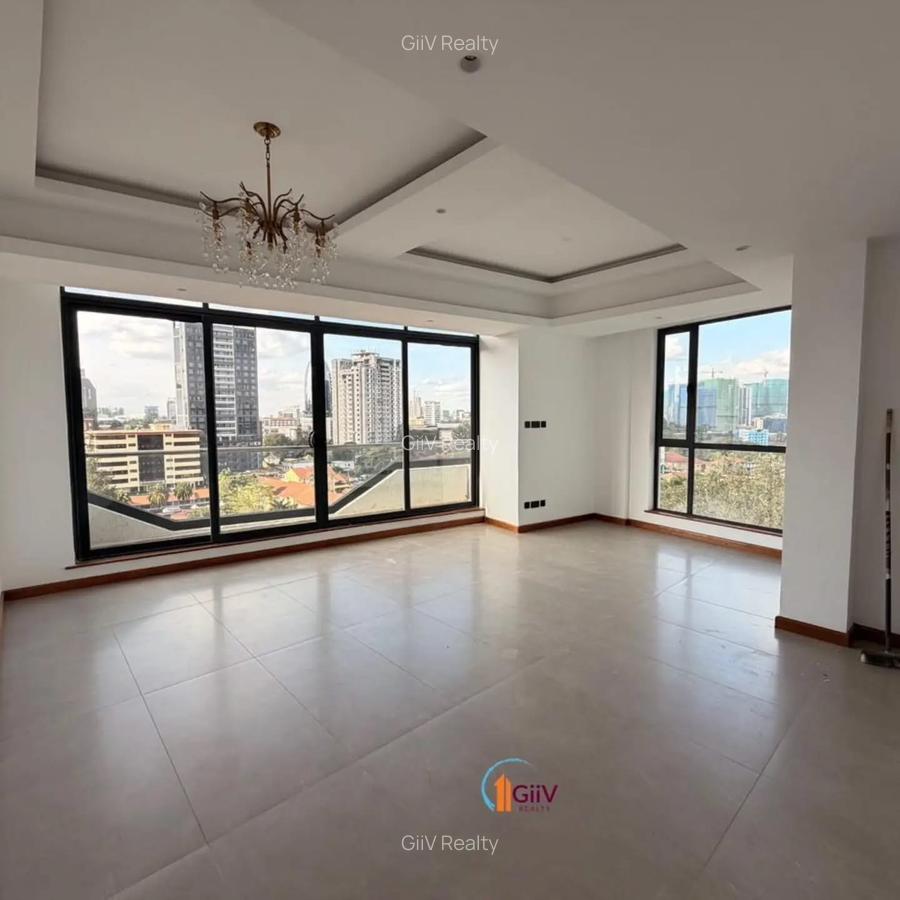3 Bed Apartment with En Suite in Riverside - 10