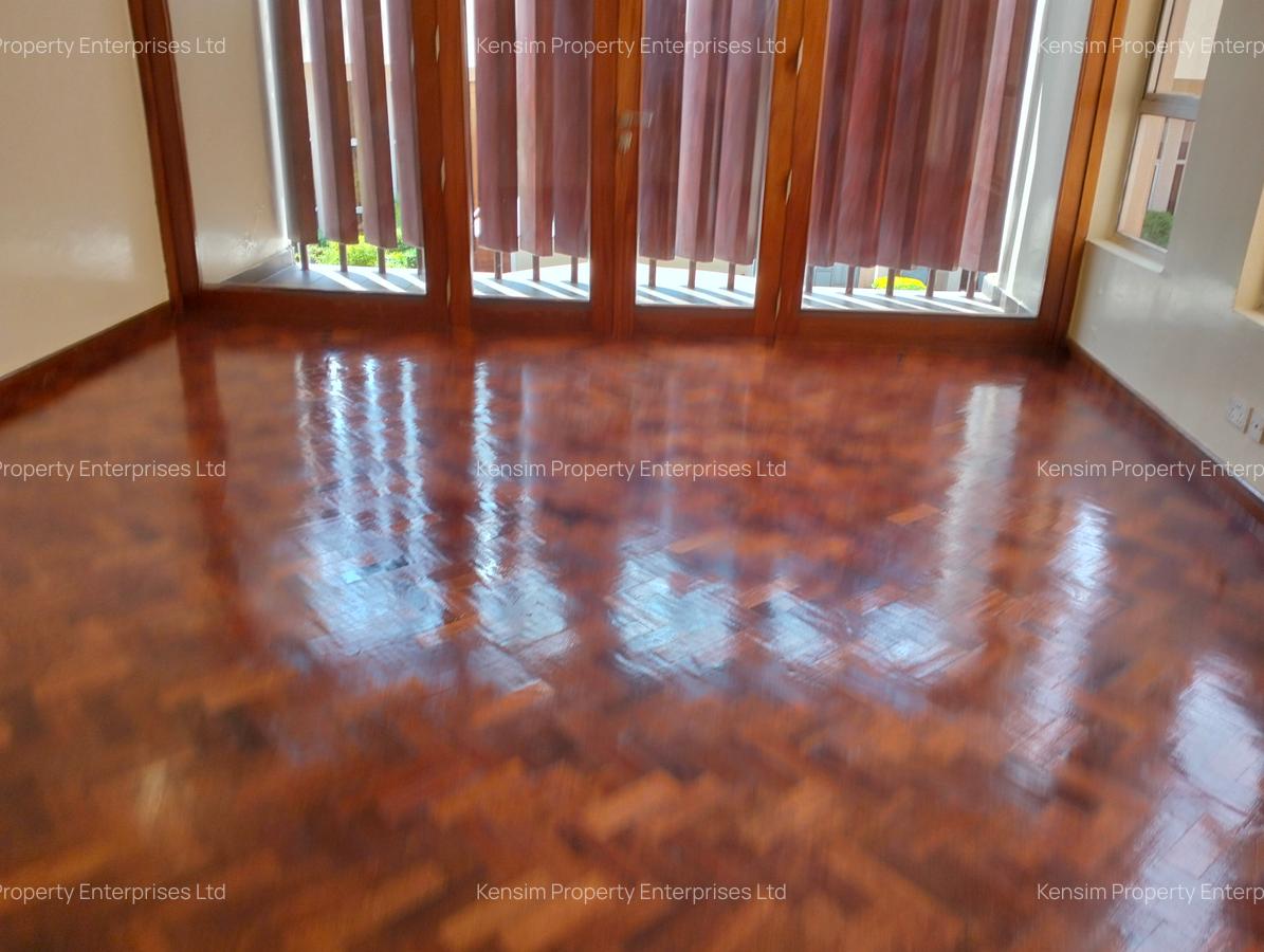5 Bed Townhouse with En Suite in Lavington - 18