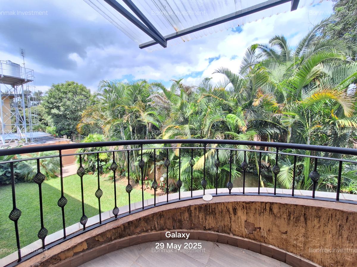 5 Bed Townhouse with En Suite at Kyuna Road - 12