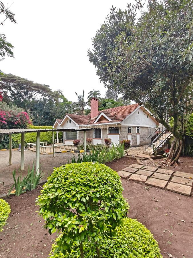3 Bed House with En Suite at Bomas Area - 1