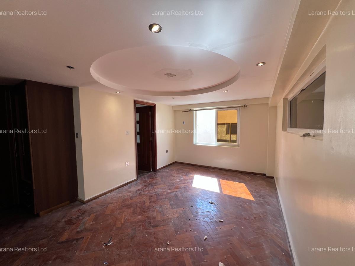 5 Bed Townhouse with En Suite at Convent Dr - 13