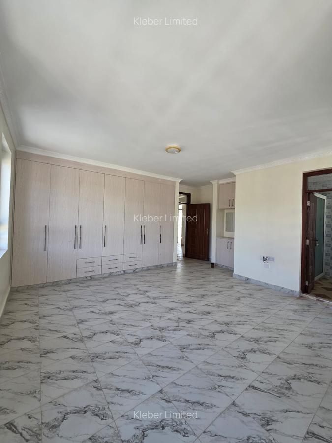 6 Bed House with En Suite in Gikambura - 15