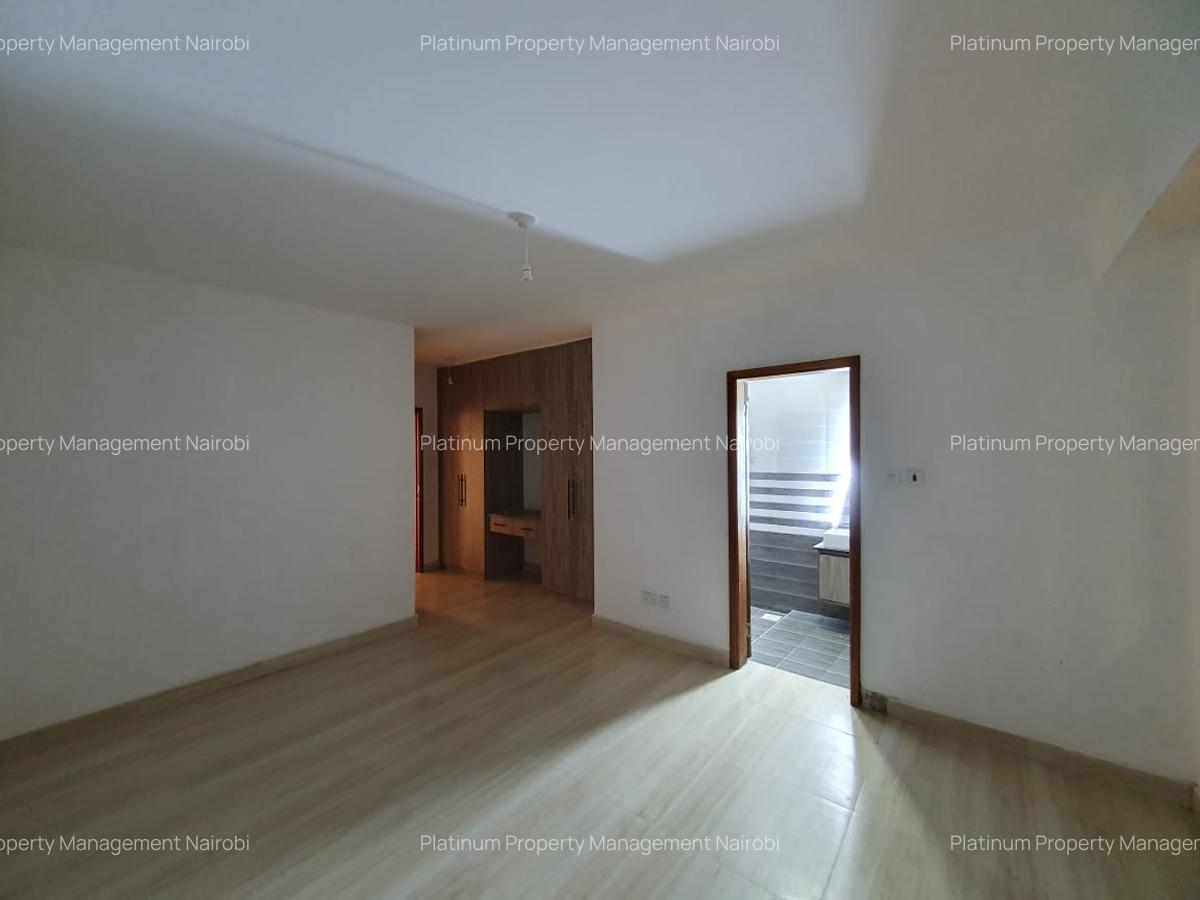 4 Bed Apartment with En Suite at Parklands - 19
