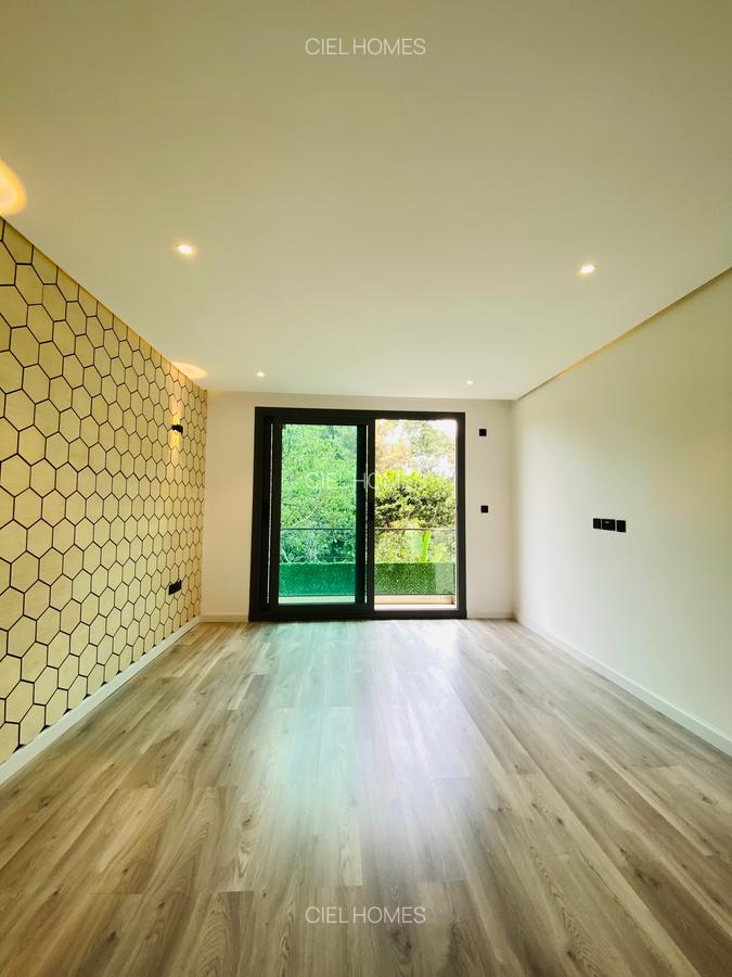 5 Bed Villa with En Suite at Chalbi Drive - 10