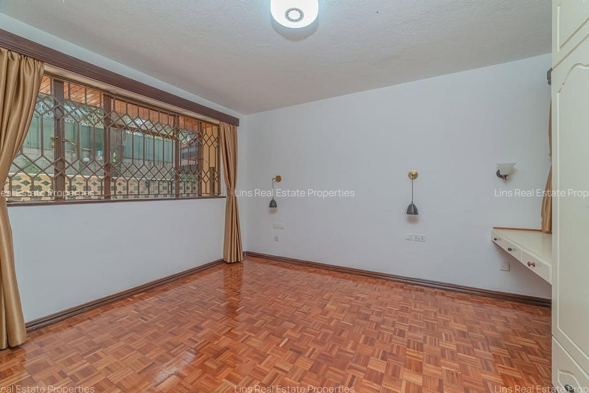 5 Bed House with En Suite in Runda - 5