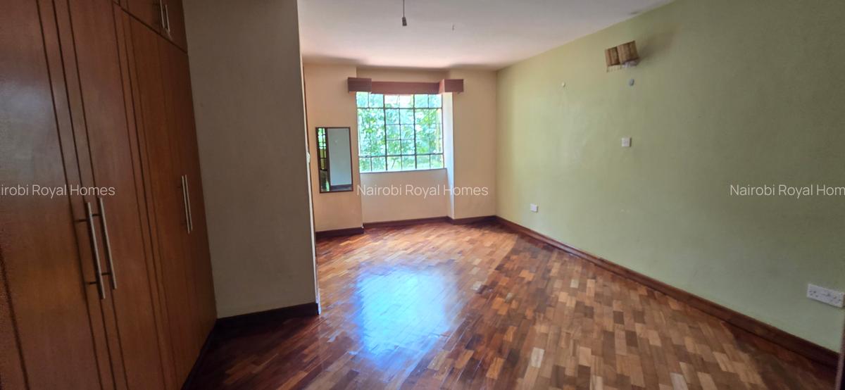 4 Bed Townhouse with En Suite at Lavington Road - 16