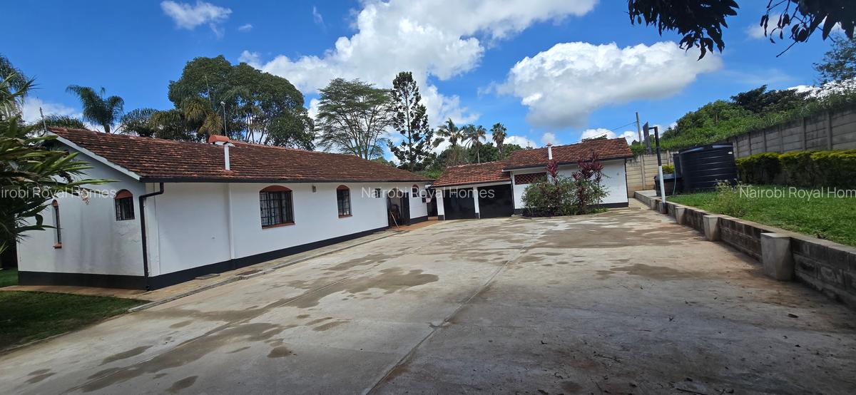 4 Bed House with En Suite at Loresho Road - 10