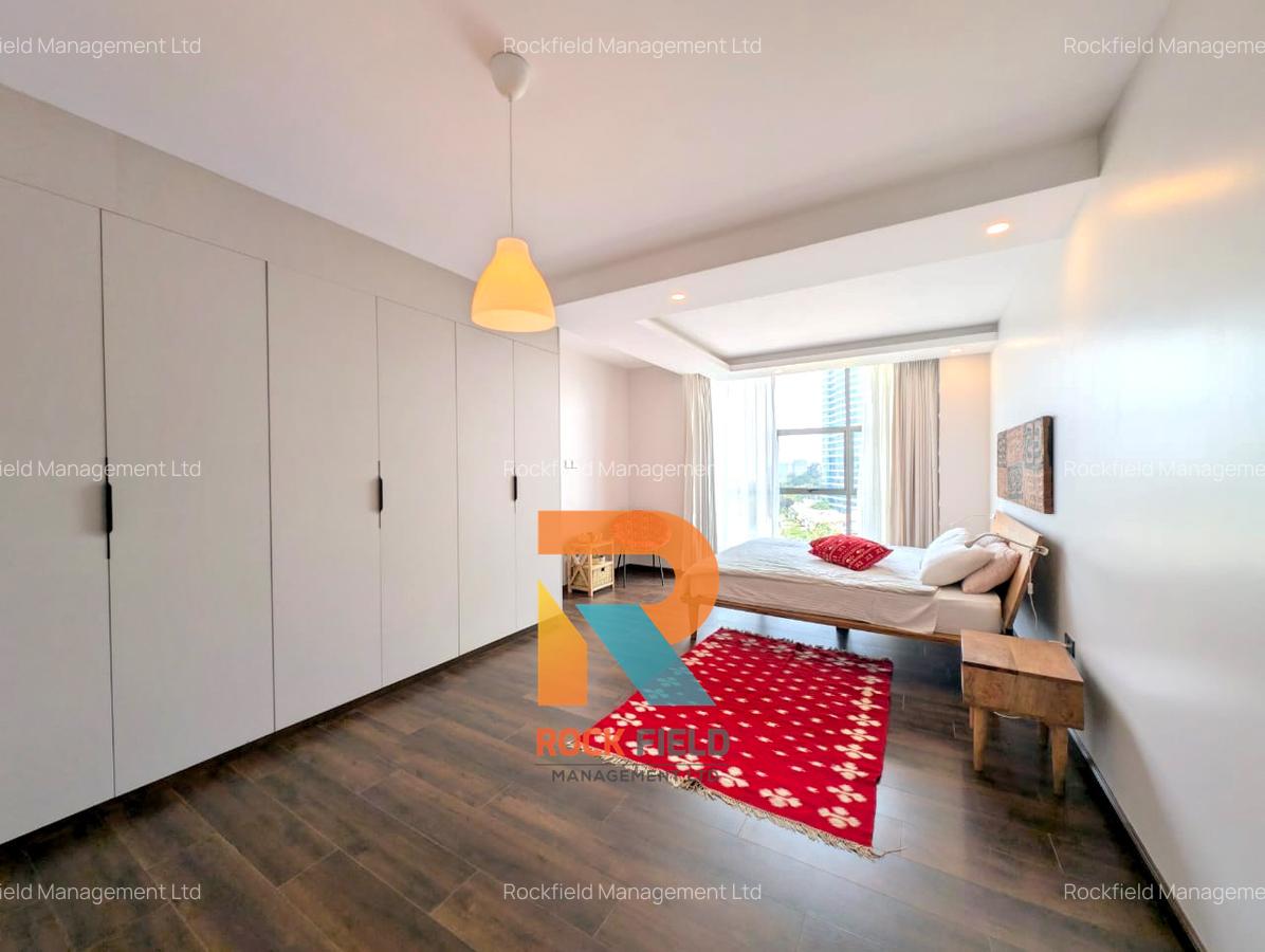 Serviced 3 Bed Apartment with En Suite in Brookside - 10