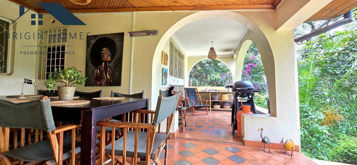 6 Bed House with En Suite at Lavington - 4