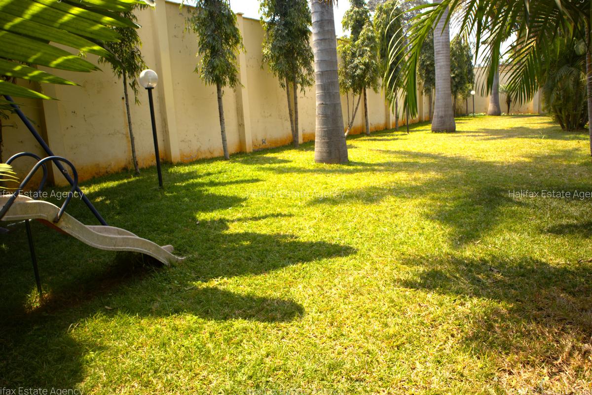 3 Bed Townhouse with En Suite in Hill View - 8