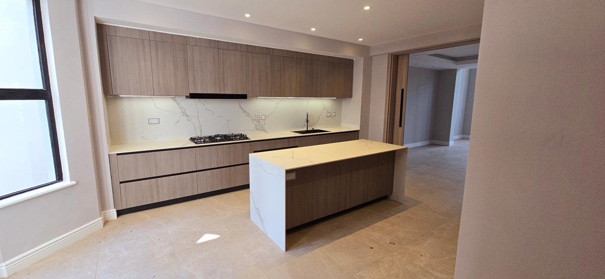 4 Bed House with En Suite at Palm Valley - 15