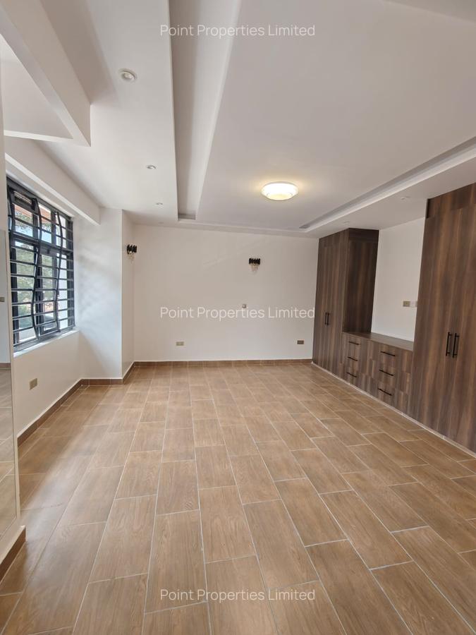 4 Bed Townhouse with En Suite in Karen - 12