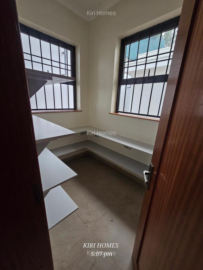 6 Bed Townhouse with En Suite in Loresho - 19