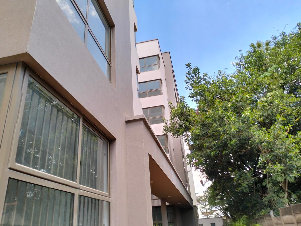 3 Bed Apartment with En Suite in Lavington - 20