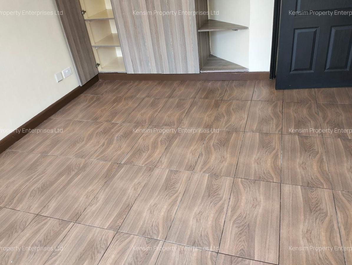 5 Bed Townhouse with En Suite in Lavington - 3