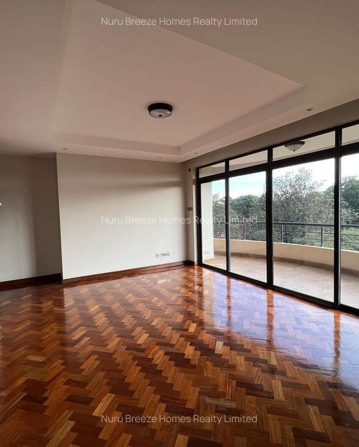 3 Bed Apartment with En Suite in Riverside - 14